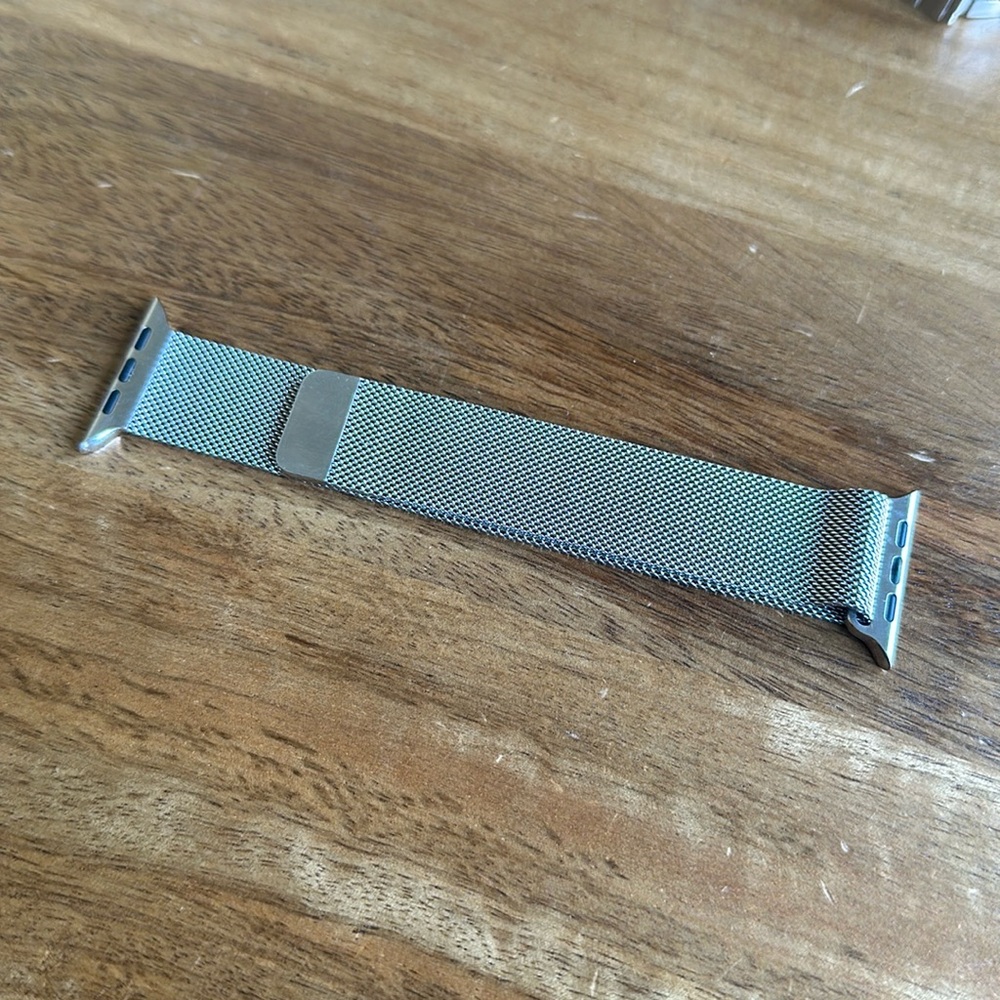 Apple Milanese Loop - Space Gray (Stainless Steel) - 44/45mm - BAND ONLY